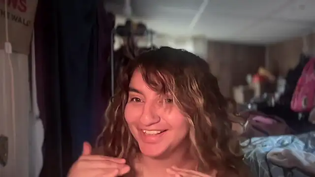 mamifresita online show from November 11, 2025, 7:41 pm