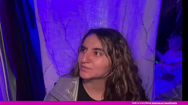 Snapshot of mamifresita chatting on May 28, 2026, 11:43 pm mamifresita online show from May 28, 2026, 11:43 pm