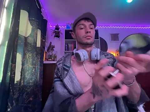 Trystan Spellman online show from February 10, 2026, 4:39 pm