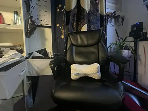 Trystan Spellman online show from February 22, 2026, 5:32 am