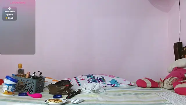 Snapshot of latinabueno41 chatting on October 18, 2025, 12:01 am latinabueno41 online show from October 18, 2025, 12:01 am