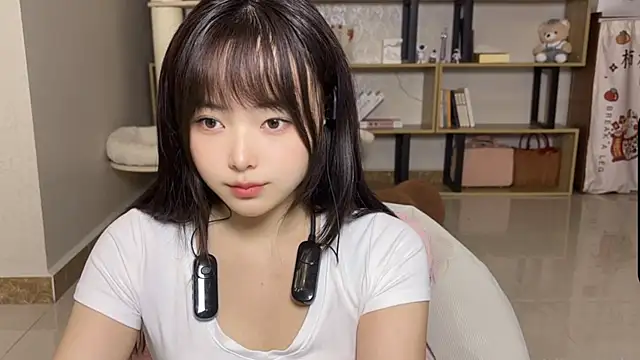 Snapshot of Chenjing0 chatting on October 10, 2025, 2:23 am Chenjing0 online show from October 10, 2025, 2:23 am