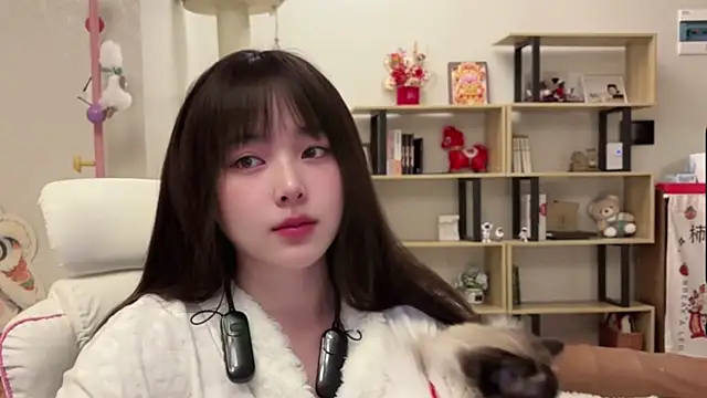 Chenjing0 online show from February 16, 2026, 1:21 pm