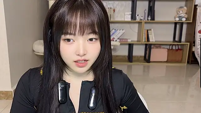 Snapshot of Chenjing0 chatting on October 8, 2025, 2:35 am Chenjing0 online show from October 8, 2025, 2:35 am