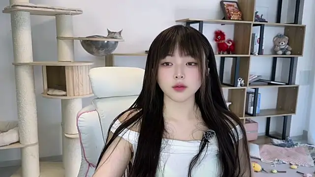 Chenjing0 online show from May 5, 2026, 7:33 am