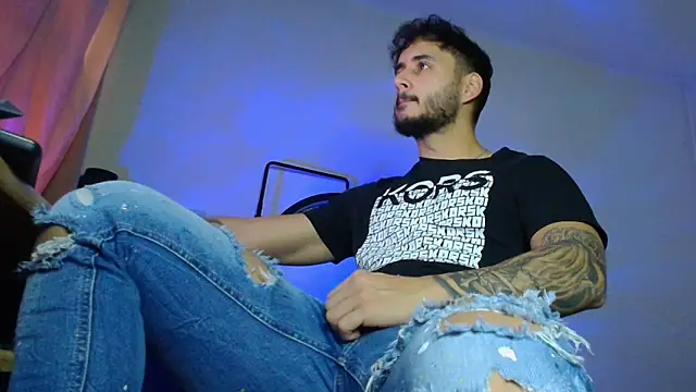 XanderCage99 online show from November 19, 2025, 9:09 am