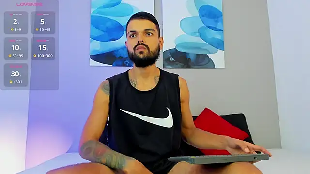 Snapshot of Emilio_Wolf chatting on February 12, 2025, 6:51 pm Emilio Wolf online show from February 12, 2025, 6:51 pm