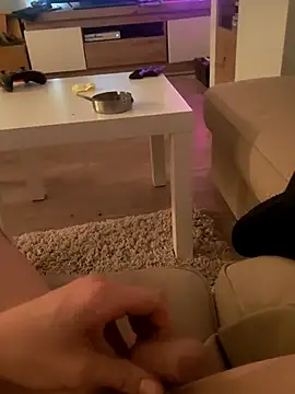 Snapshot of Hessebub chatting on February 27, 2025, 12:57 am Hessebub online show from February 27, 2025, 12:57 am