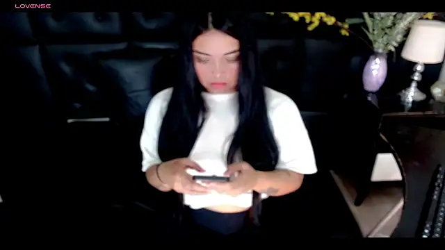 Carolaine01 online show from February 5, 2025, 9:29 pm
