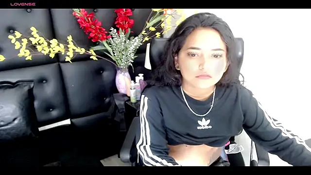 Carolaine01 online show from February 13, 2025, 9:17 pm