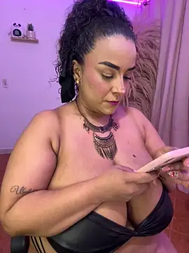 Snapshot of ariadna_cooper chatting on November 14, 2025, 4:49 am ariadna cooper online show from November 14, 2025, 4:49 am