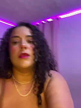 Snapshot of ariadna_cooper chatting on October 7, 2025, 4:35 am ariadna cooper online show from October 7, 2025, 4:35 am