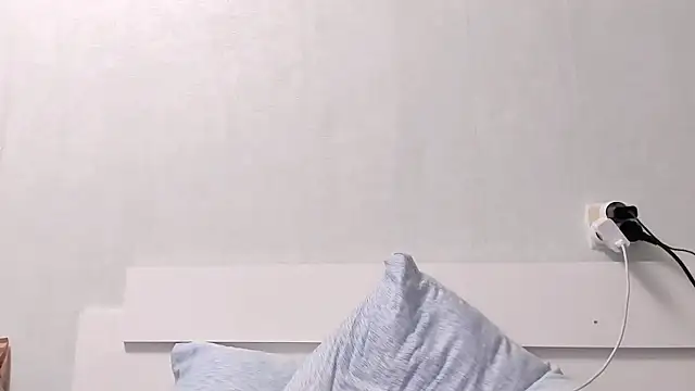 lia lovelly online show from February 1, 2025, 1:02 am