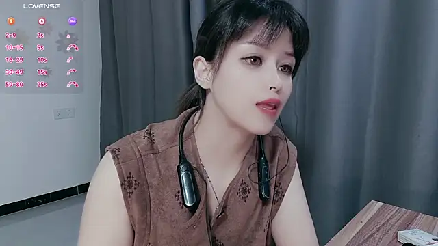 Lucky-xiuxiu online show from October 17, 2025, 1:13 pm