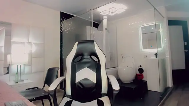 Gisele fox online show from March 7, 2025, 1:42 am