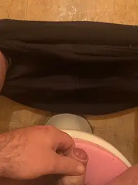 Snapshot of balint35 chatting on November 8, 2025, 5:38 pm balint35 online show from November 8, 2025, 5:38 pm