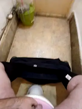 Snapshot of balint35 chatting on November 13, 2025, 7:18 pm balint35 online show from November 13, 2025, 7:18 pm