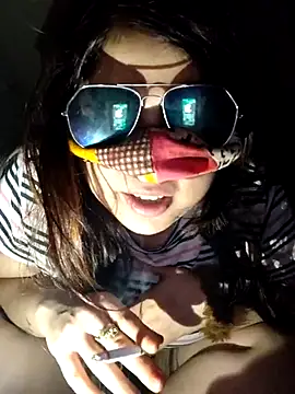 Snapshot of shreya1765 chatting on March 12, 2025, 6:43 pm shreya1765 online show from March 12, 2025, 6:43 pm