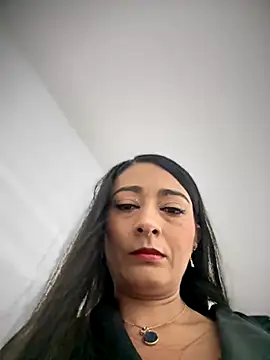 Snapshot of BELLA--26 chatting on November 10, 2025, 1:38 pm BELLA--26 online show from November 10, 2025, 1:38 pm