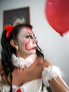 Snapshot of BELLA--26 chatting on October 31, 2025, 4:14 pm BELLA--26 online show from October 31, 2025, 4:14 pm