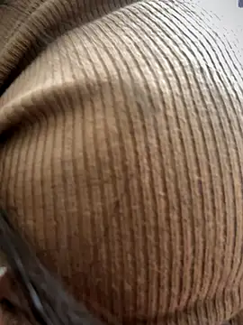 Snapshot of BELLA--26 chatting on October 21, 2025, 2:27 pm BELLA--26 online show from October 21, 2025, 2:27 pm