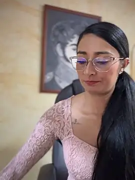 Snapshot of BELLA--26 chatting on October 13, 2025, 2:40 pm BELLA--26 online show from October 13, 2025, 2:40 pm