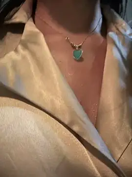 Snapshot of BELLA--26 chatting on October 18, 2025, 1:35 pm BELLA--26 online show from October 18, 2025, 1:35 pm