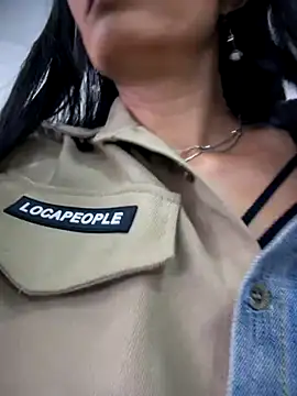 Snapshot of BELLA--26 chatting on December 1, 2025, 1:34 pm BELLA--26 online show from December 1, 2025, 1:34 pm