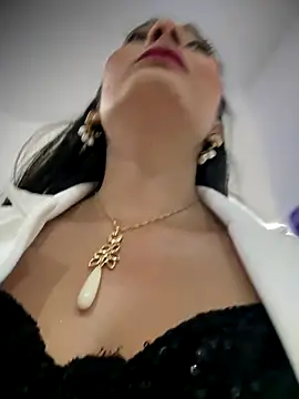 Snapshot of BELLA--26 chatting on December 14, 2025, 1:49 pm BELLA--26 online show from December 14, 2025, 1:49 pm