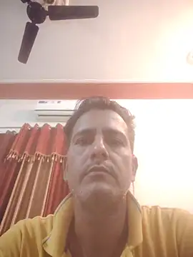 Snapshot of MAGNETICDADDY8 chatting on October 9, 2025, 1:33 pm MAGNETICDADDY8 online show from October 9, 2025, 1:33 pm