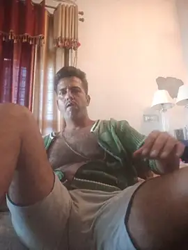 Snapshot of MAGNETICDADDY8 chatting on October 12, 2025, 9:10 am MAGNETICDADDY8 online show from October 12, 2025, 9:10 am