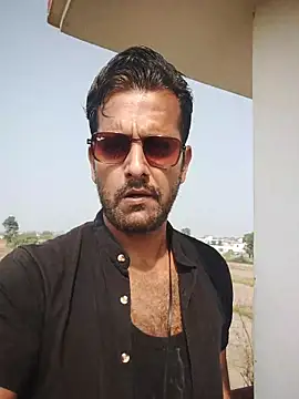 Snapshot of MAGNETICDADDY8 chatting on November 2, 2025, 5:56 am MAGNETICDADDY8 online show from November 2, 2025, 5:56 am