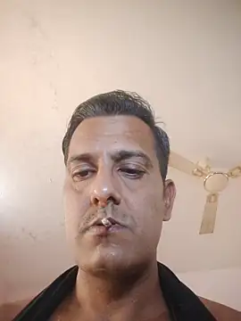 Snapshot of MAGNETICDADDY8 chatting on October 17, 2025, 10:29 am MAGNETICDADDY8 online show from October 17, 2025, 10:29 am