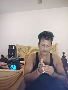 Snapshot of MAGNETICDADDY8 chatting on October 15, 2025, 9:23 pm MAGNETICDADDY8 online show from October 15, 2025, 9:23 pm