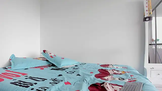 Snapshot of Laurensmith9 chatting on February 11, 2026, 1:00 pm Laurensmith9 online show from February 11, 2026, 1:00 pm