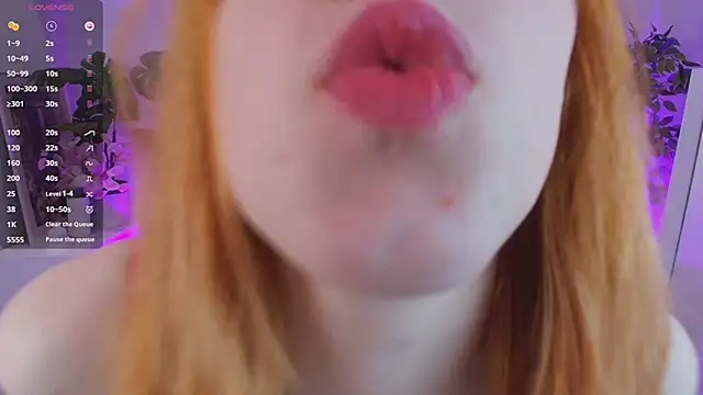 Snapshot of Mikka_Blush chatting on February 28, 2025, 4:10 am Mikka Blush online show from February 28, 2025, 4:10 am