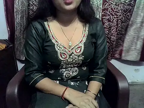 SIYA MAVI online show from April 25, 2026, 2:25 am