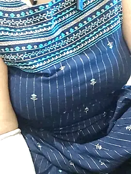 Snapshot of mallupriyapriya chatting on February 19, 2026, 6:21 am mallupriyapriya online show from February 19, 2026, 6:21 am