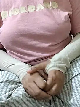 Snapshot of mallupriyapriya chatting on March 8, 2026, 5:49 pm mallupriyapriya online show from March 8, 2026, 5:49 pm