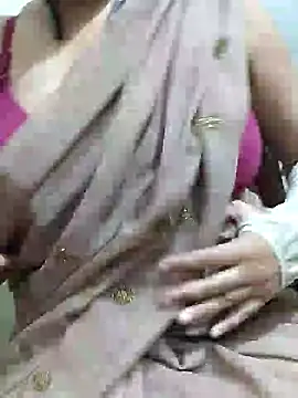 Snapshot of mallupriyapriya chatting on February 18, 2026, 6:44 am mallupriyapriya online show from February 18, 2026, 6:44 am