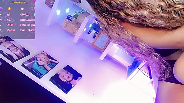 Snapshot of Diva_Smith02 chatting on March 11, 2026, 11:37 am Diva Smith02 online show from March 11, 2026, 11:37 am