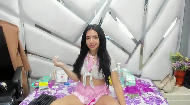 Snapshot of Sweets_Violeta18 chatting on January 9, 2025, 6:06 am Sweets Violeta18 online show from January 9, 2025, 6:06 am