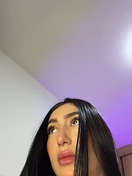 Snapshot of Maddy_Jones chatting on May 13, 2026, 2:51 am Maddy Jones online show from May 13, 2026, 2:51 am
