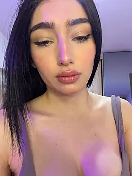 Snapshot of Maddy_Jones chatting on May 29, 2026, 4:18 am Maddy Jones online show from May 29, 2026, 4:18 am
