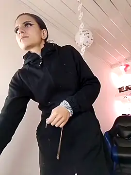 Snapshot of Anniee_x chatting on October 26, 2025, 9:10 am Anniee x online show from October 26, 2025, 9:10 am