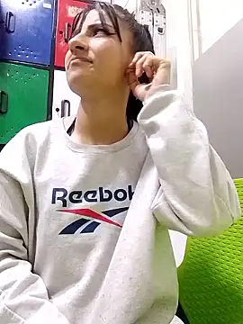 Snapshot of Anniee_x chatting on November 15, 2025, 12:31 pm Anniee x online show from November 15, 2025, 12:31 pm