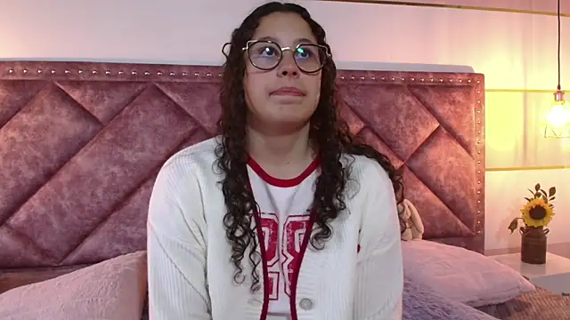 Snapshot of Charlotte__Miller chatting on March 14, 2025, 12:07 pm Charlotte Miller online show from March 14, 2025, 12:07 pm