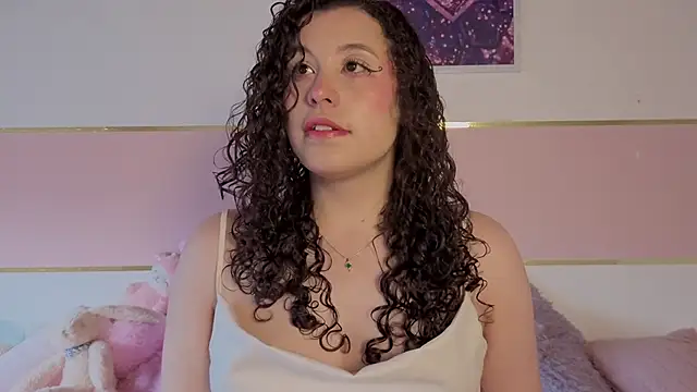 Snapshot of Charlotte__Miller chatting on November 19, 2025, 11:54 am Charlotte Miller online show from November 19, 2025, 11:54 am