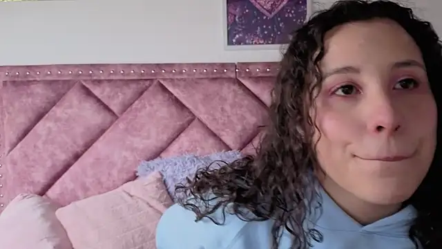 Snapshot of Charlotte__Miller chatting on September 15, 2025, 11:32 am Charlotte Miller online show from September 15, 2025, 11:32 am