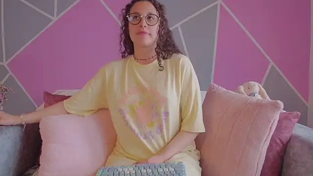 Snapshot of Charlotte__Miller chatting on March 13, 2025, 7:06 pm Charlotte Miller online show from March 13, 2025, 7:06 pm